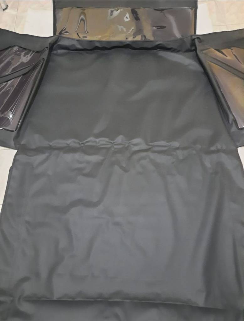 Soft top nero con vetri oscurati